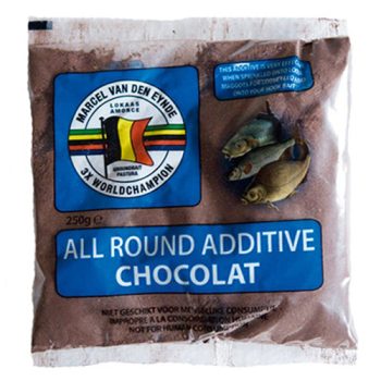 VDE Aditiv All Round Chocolat za pecanje deverike i šarana sa intenzivnom aromo cokolade. Za pecanje u tolijem delu godine