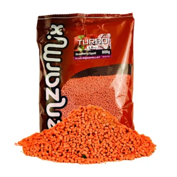 Benzar Mix Turbo Pellet 3mm – Strawberry & Squid! Mamac snažne arome jagode i lignje, idealan za feeder ribolov i brze ulove šarana i amura.